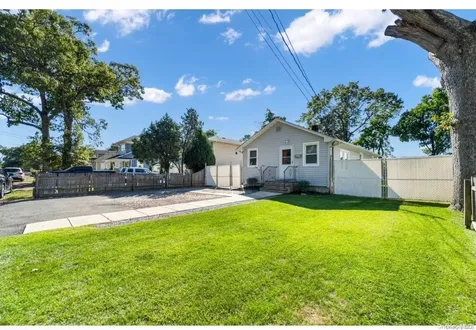 57 Smith Street Amityville NY 11701