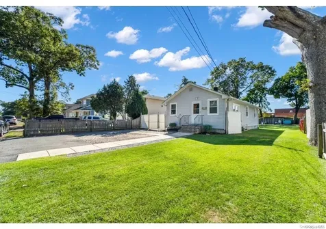 57 Smith Street Amityville NY 11701