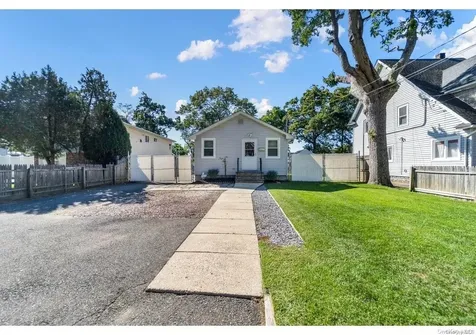57 Smith Street Amityville NY 11701