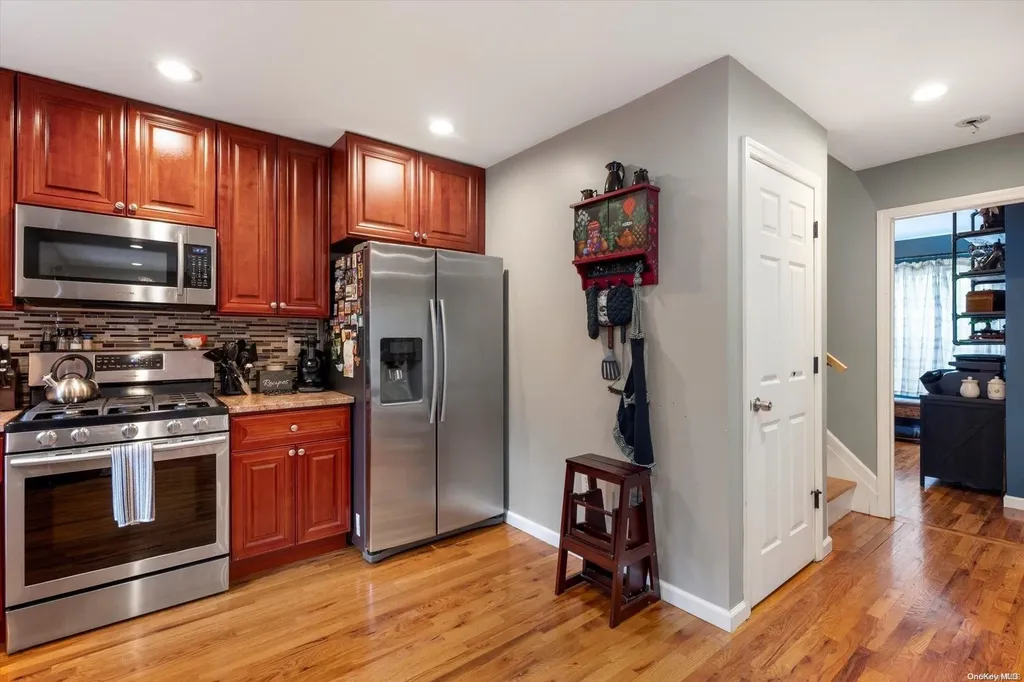 201 2nd Avenue Lindenhurst NY 11757