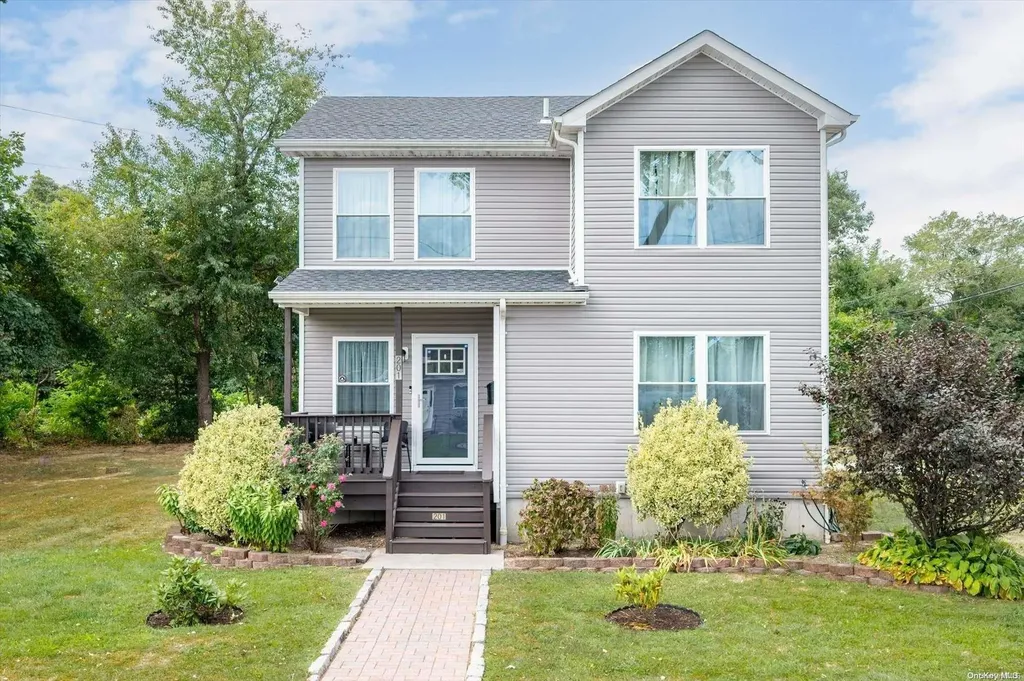 201 2nd Avenue Lindenhurst NY 11757
