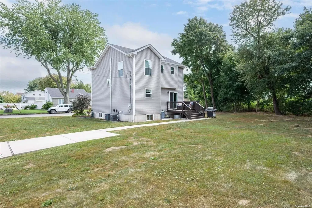 201 2nd Avenue Lindenhurst NY 11757