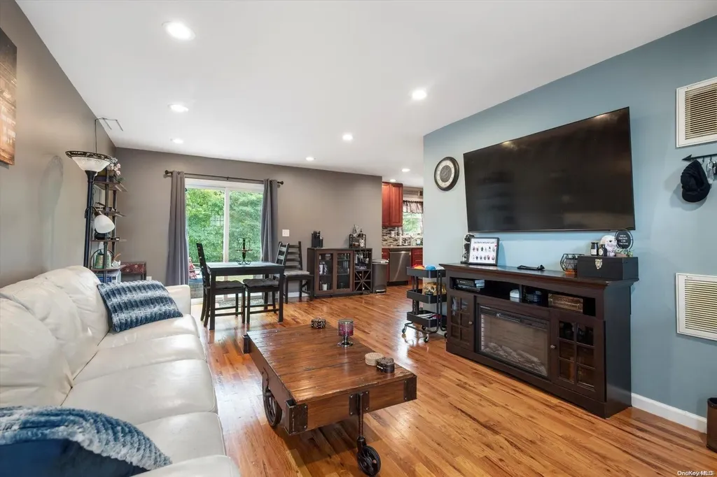 201 2nd Avenue Lindenhurst NY 11757