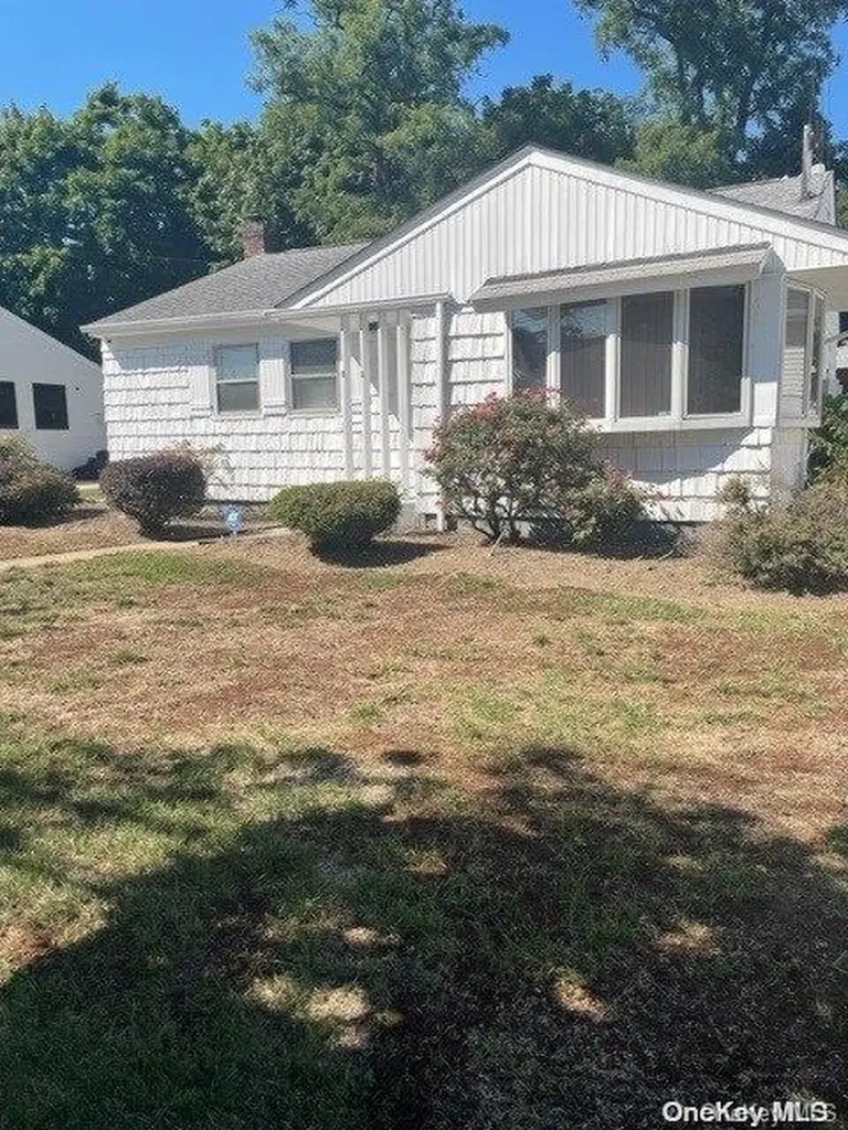 65 Gormley Avenue Roosevelt NY 11575