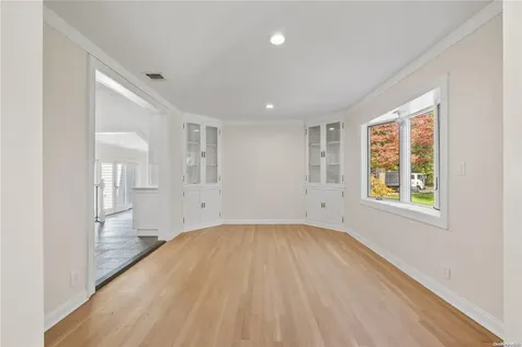 479 Woodbury Road Cold Spring Harbor NY 11724