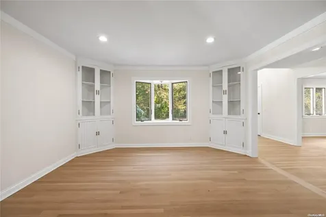 479 Woodbury Road Cold Spring Harbor NY 11724