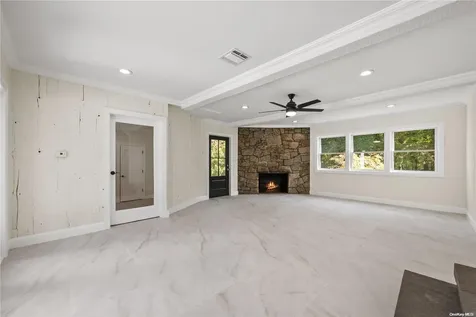 479 Woodbury Road Cold Spring Harbor NY 11724