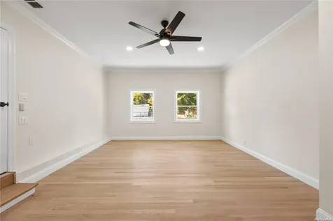479 Woodbury Road Cold Spring Harbor NY 11724
