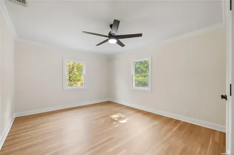 479 Woodbury Road Cold Spring Harbor NY 11724