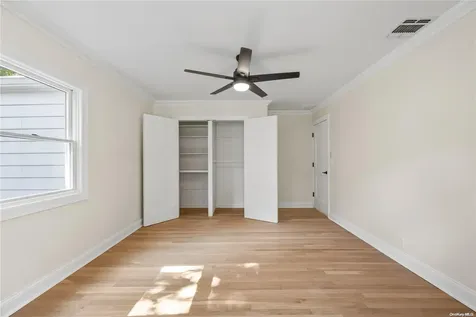 479 Woodbury Road Cold Spring Harbor NY 11724