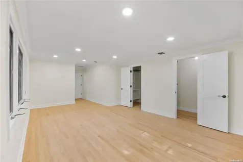 479 Woodbury Road Cold Spring Harbor NY 11724