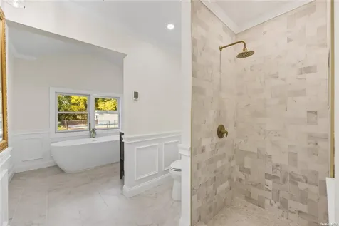 479 Woodbury Road Cold Spring Harbor NY 11724