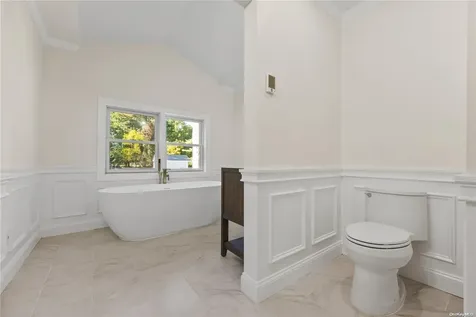 479 Woodbury Road Cold Spring Harbor NY 11724