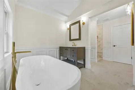 479 Woodbury Road Cold Spring Harbor NY 11724