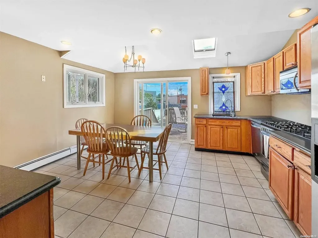 3321 Murdock Avenue Oceanside NY 11572