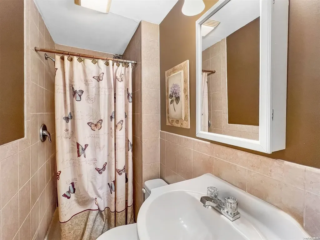 3321 Murdock Avenue Oceanside NY 11572
