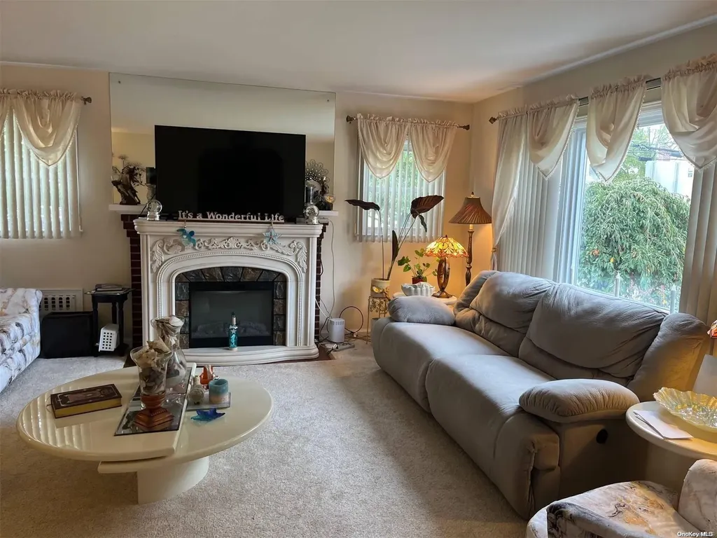 11 Jerome Avenue Mineola NY 11501