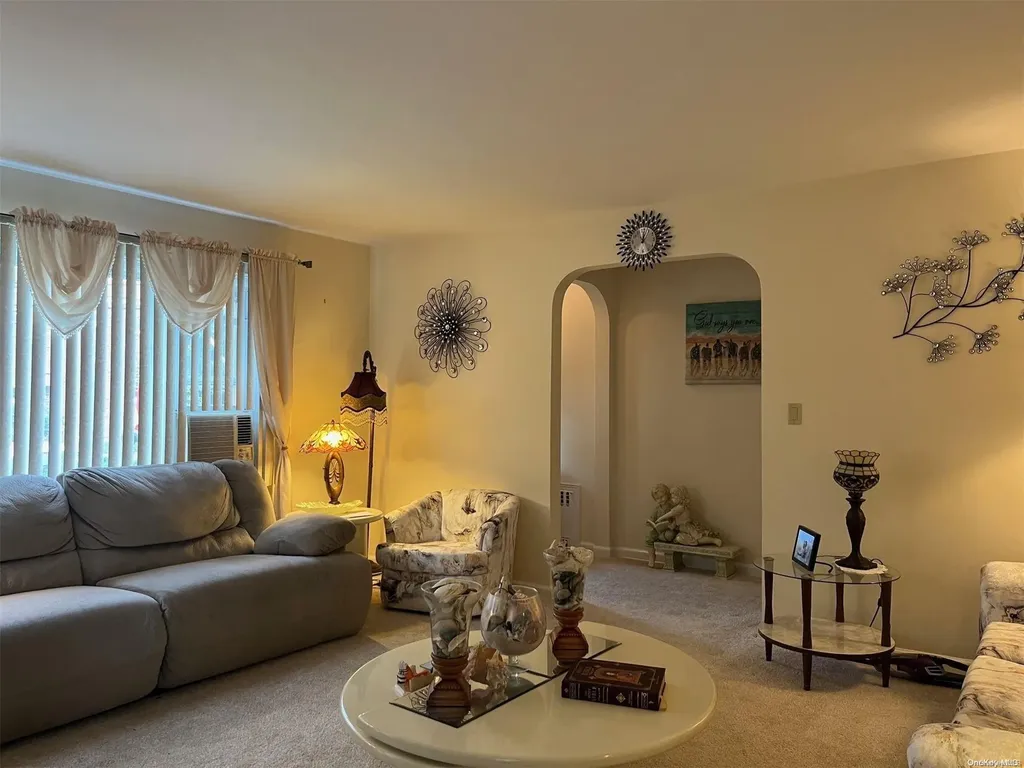 11 Jerome Avenue Mineola NY 11501