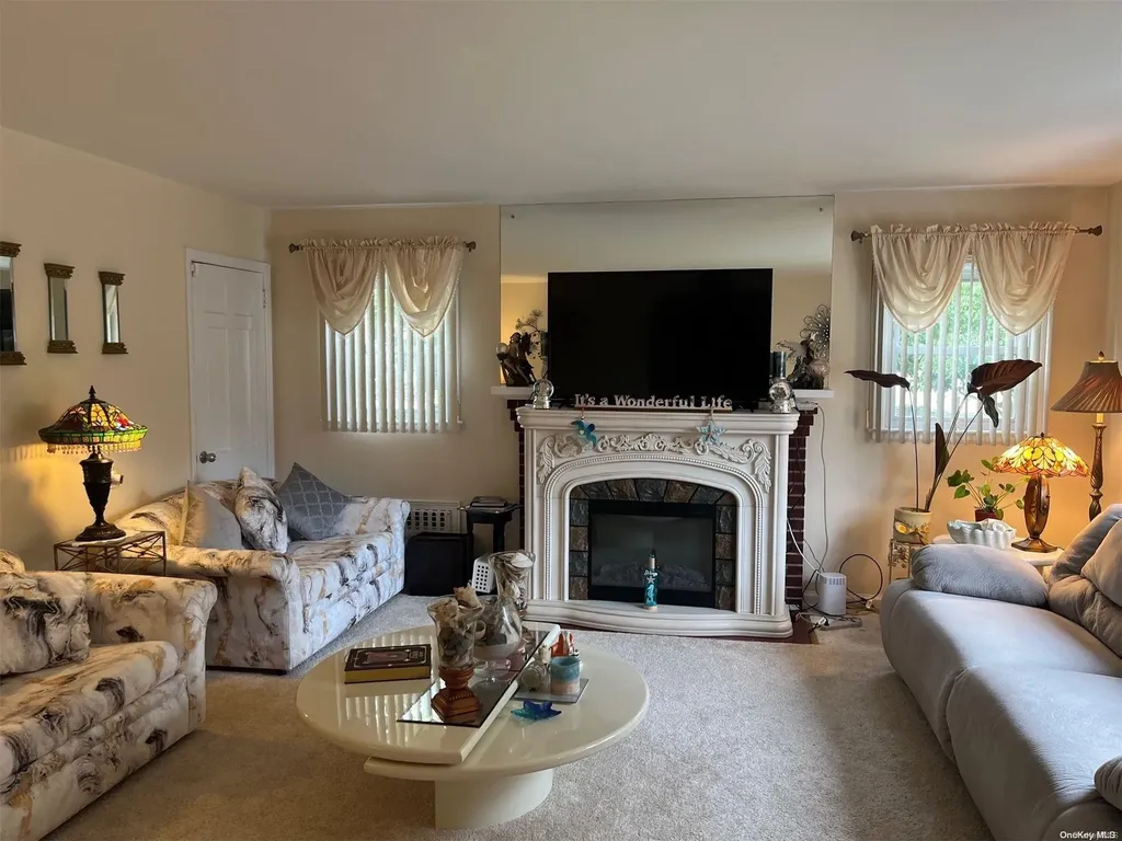 11 Jerome Avenue Mineola NY 11501