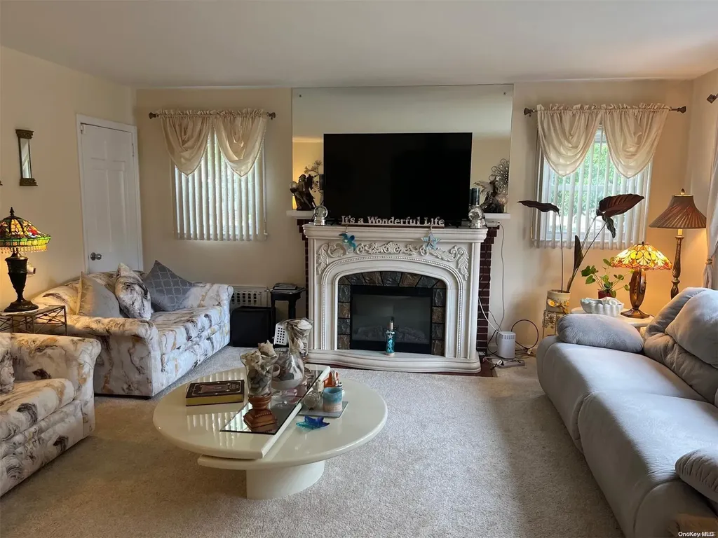 11 Jerome Avenue Mineola NY 11501