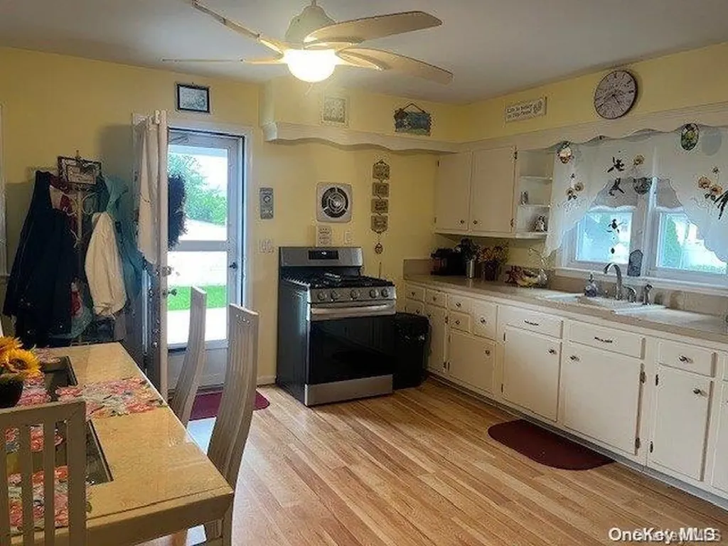 11 Jerome Avenue Mineola NY 11501