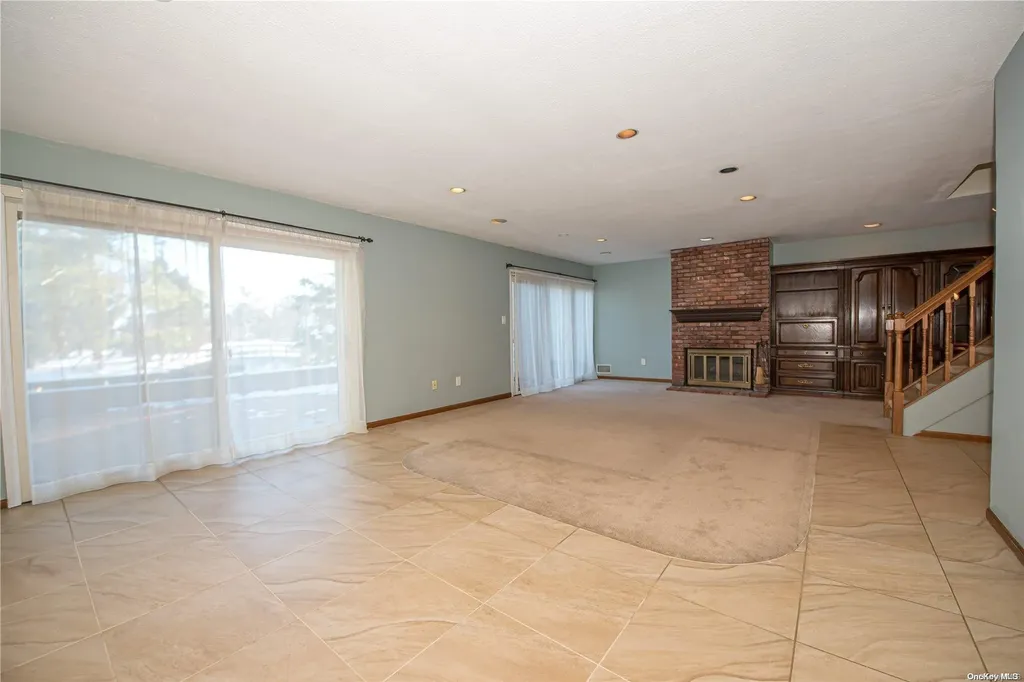253 Helm Lane Bay Shore NY 11706