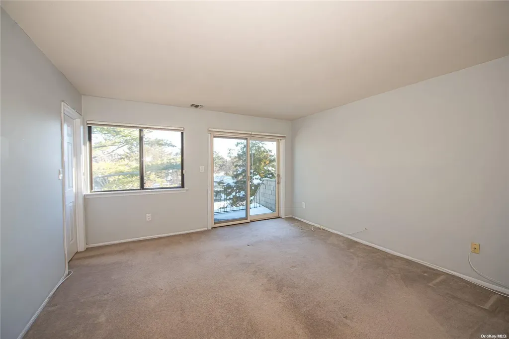 253 Helm Lane Bay Shore NY 11706