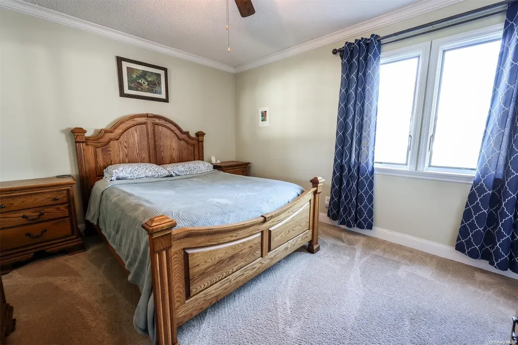 116 Glenmere Way Holbrook NY 11741