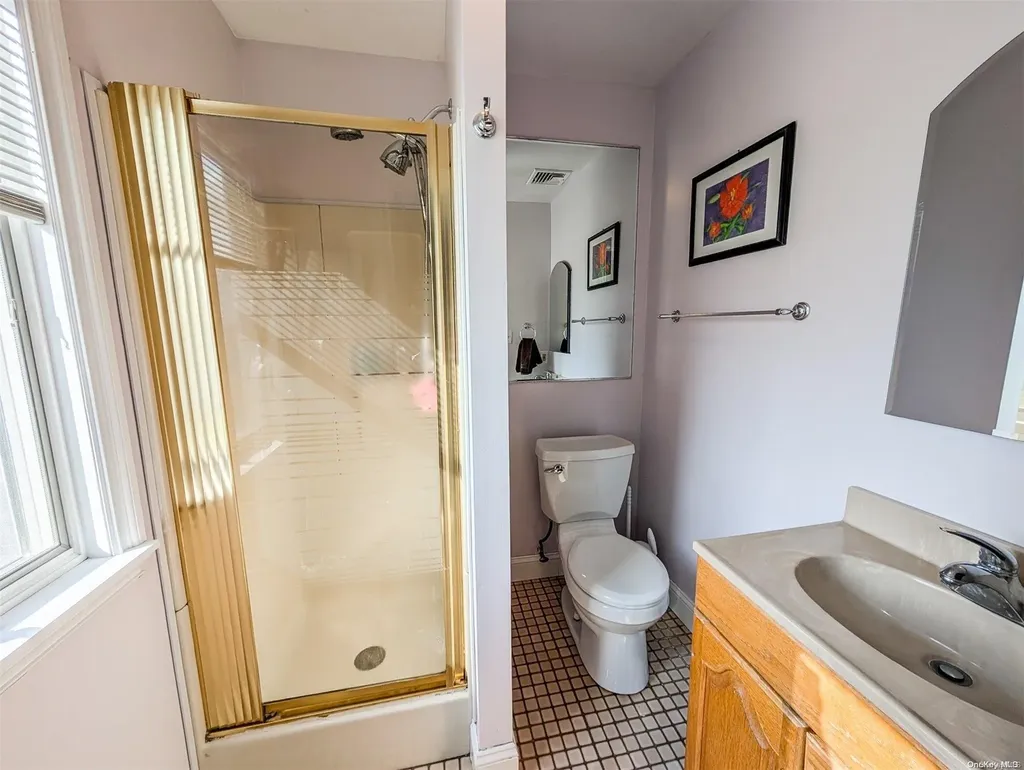 116 Glenmere Way Holbrook NY 11741