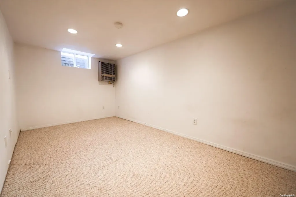 116 Glenmere Way Holbrook NY 11741