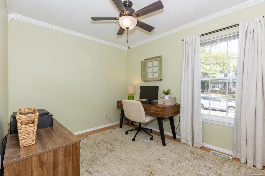 8 Sequoia Way Holbrook NY 11741