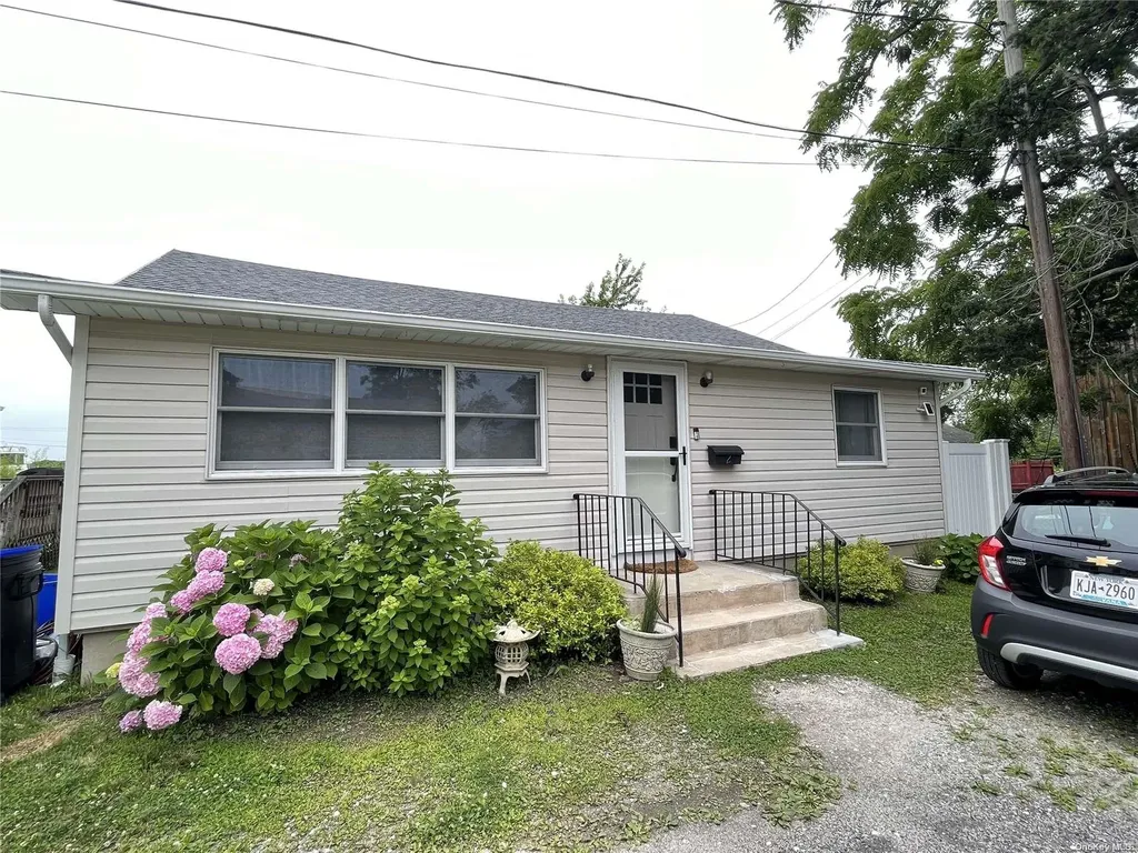 2 Willow Walk Patchogue NY 11772
