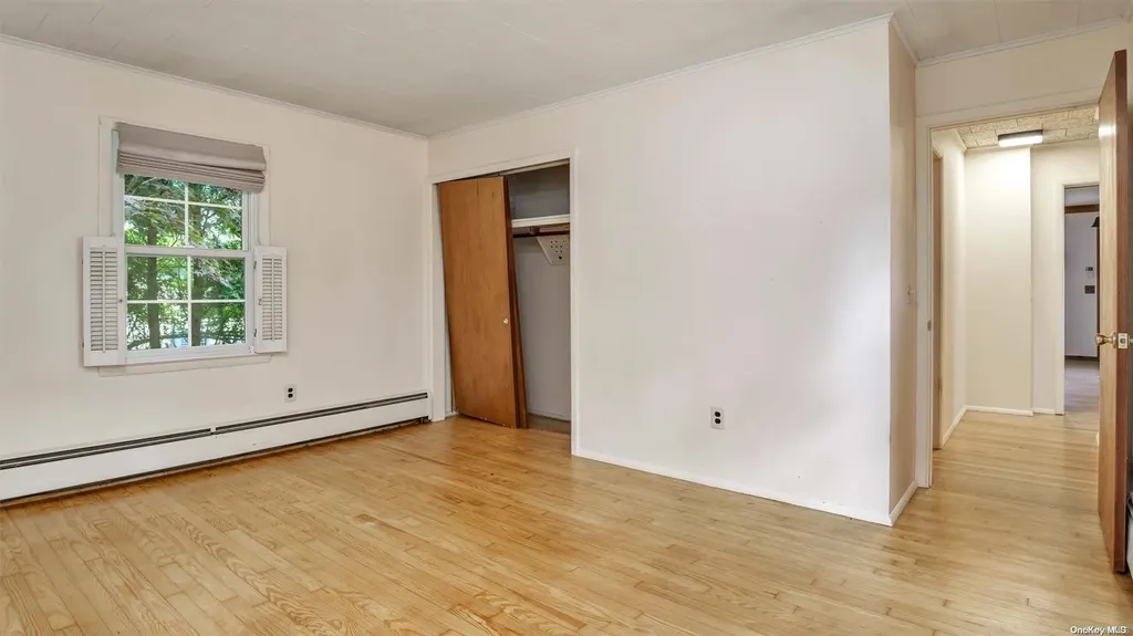 6 Nassau Road Hampton Bays NY 11946
