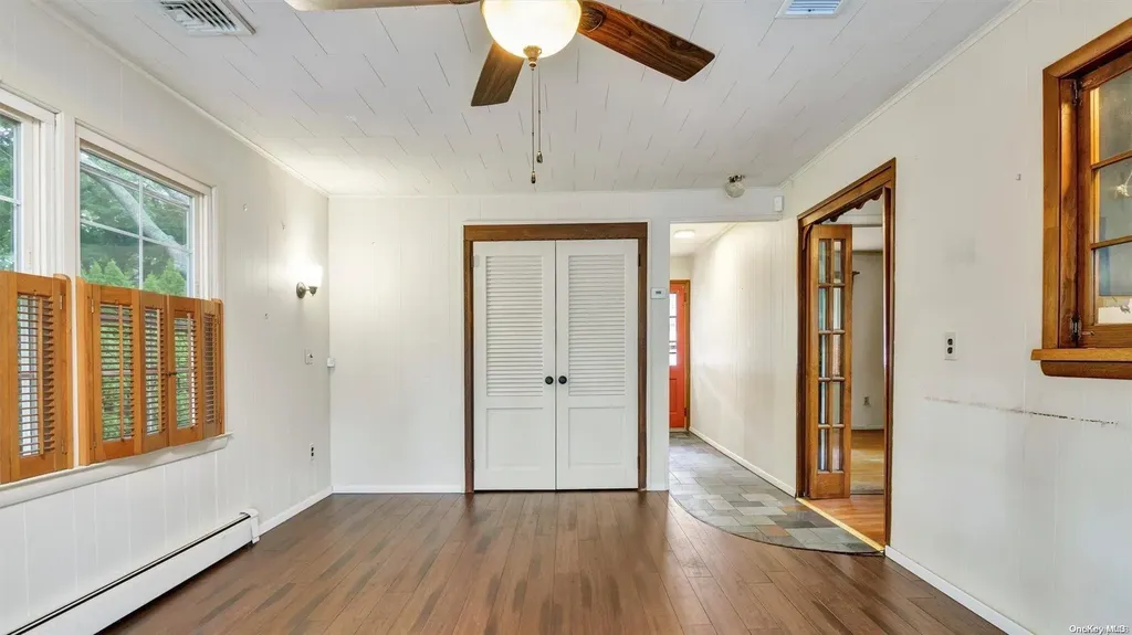 6 Nassau Road Hampton Bays NY 11946