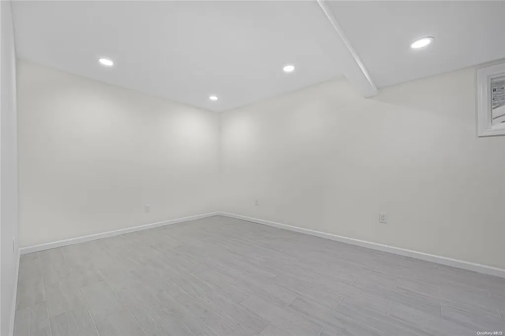 55 Mist Lane Westbury NY 11590