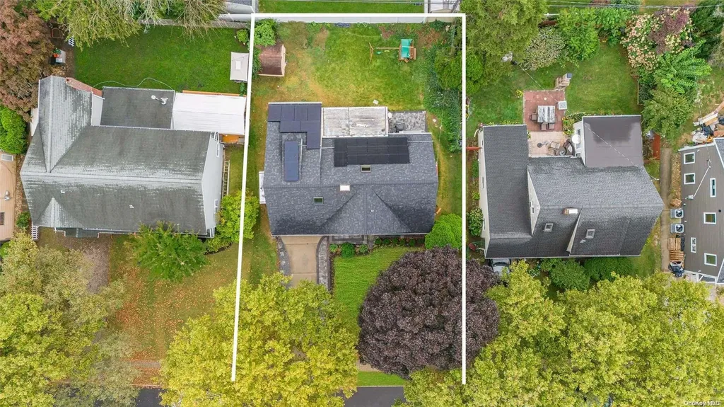 55 Mist Lane Westbury NY 11590