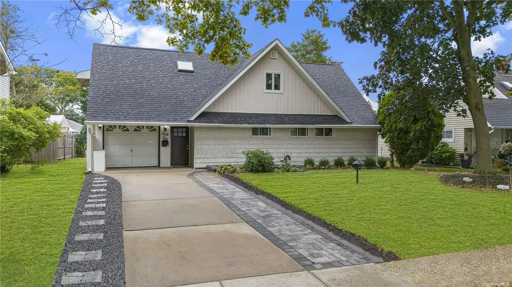 55 Mist Lane Westbury NY 11590