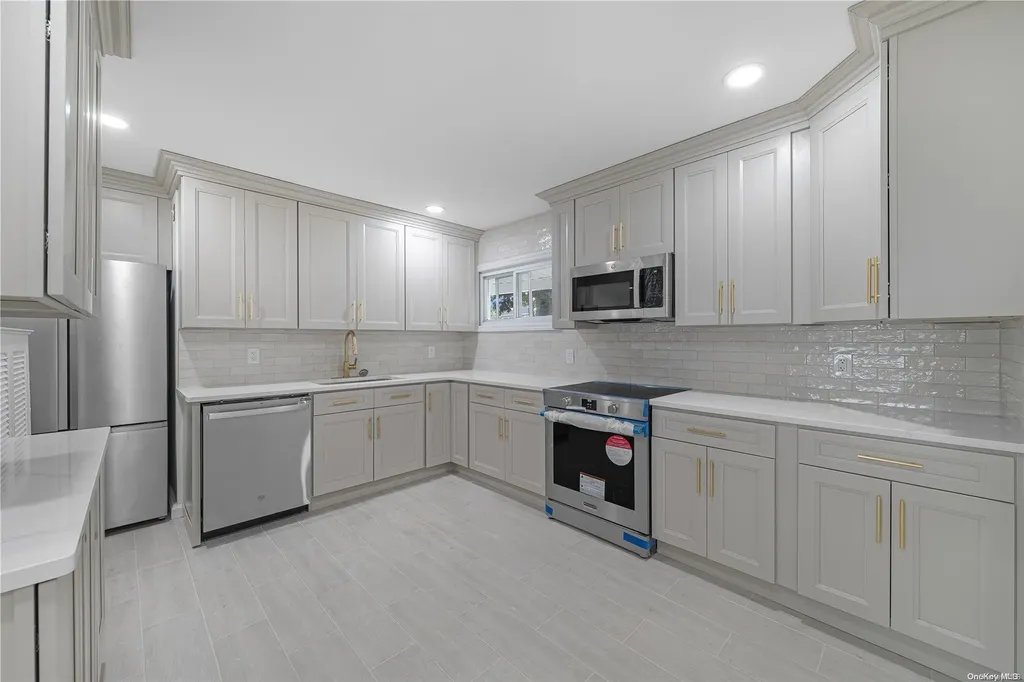 55 Mist Lane Westbury NY 11590