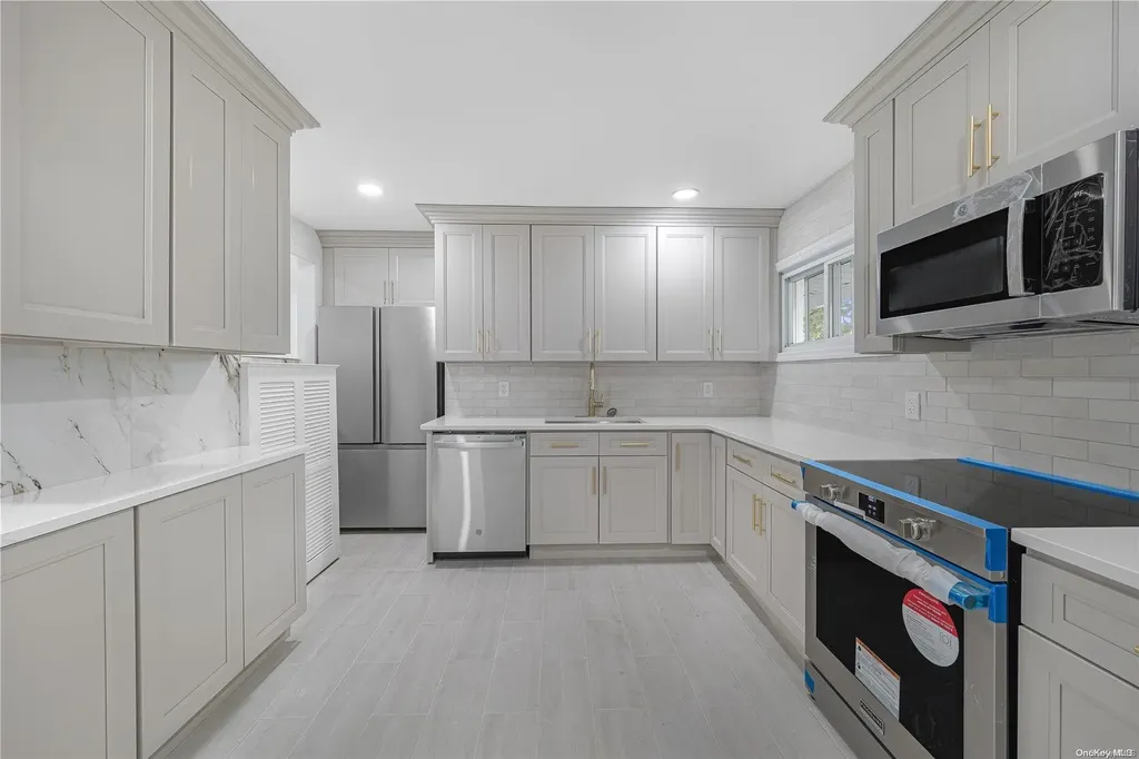 55 Mist Lane Westbury NY 11590