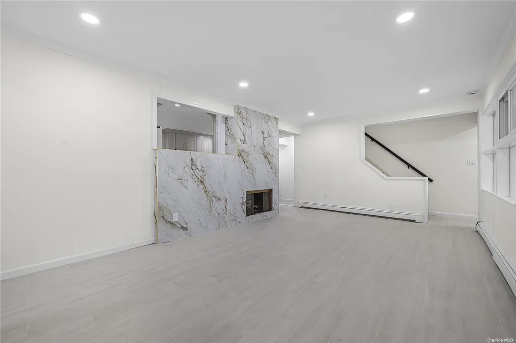 55 Mist Lane Westbury NY 11590