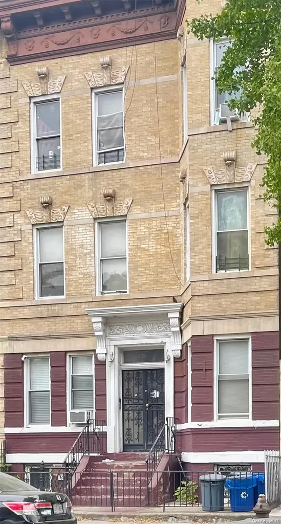 689 Lincoln Brooklyn NY 11216