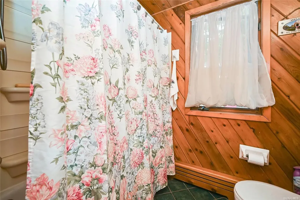 9 Moon Road Rocky Point NY 11778