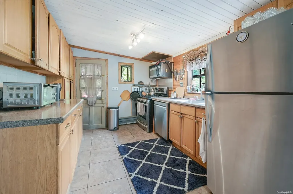 9 Moon Road Rocky Point NY 11778