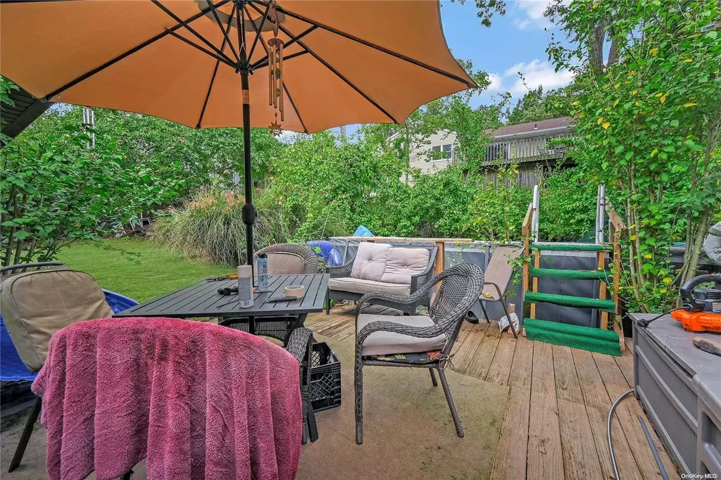 9 Moon Road Rocky Point NY 11778