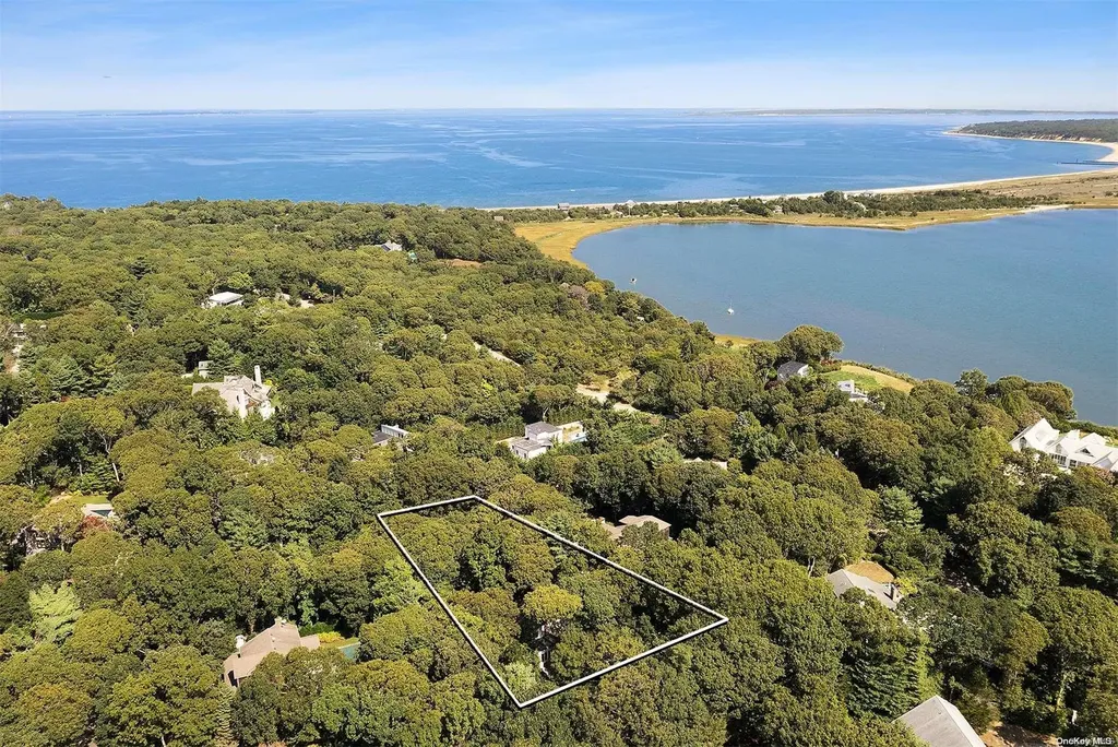 7 Harvest Lane East Hampton NY 11937