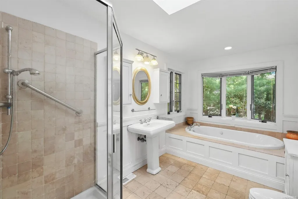7 Harvest Lane East Hampton NY 11937
