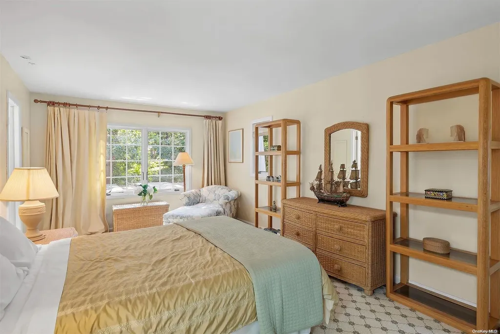 7 Harvest Lane East Hampton NY 11937