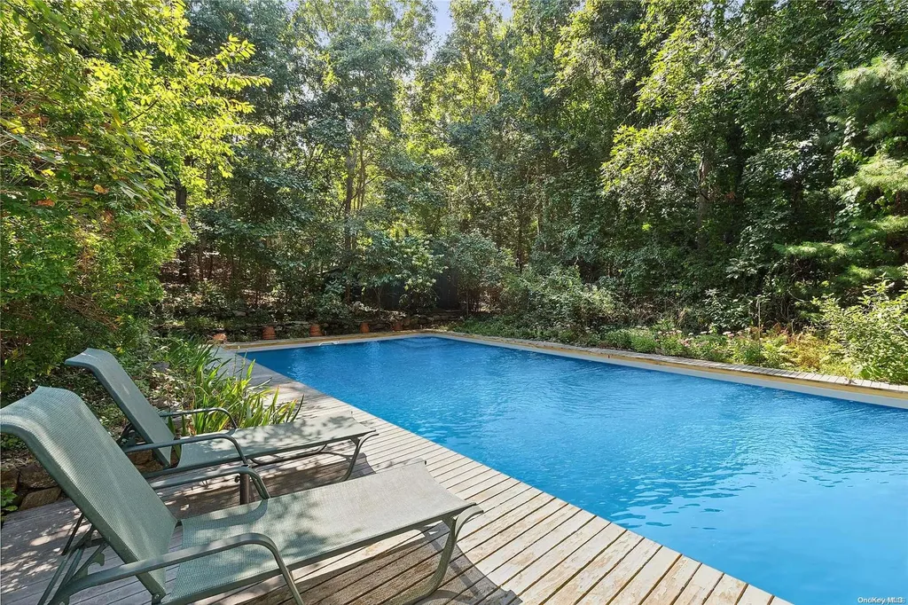 7 Harvest Lane East Hampton NY 11937