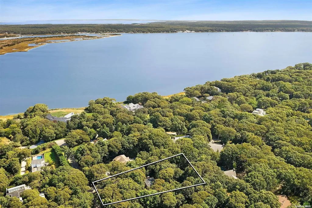 7 Harvest Lane East Hampton NY 11937