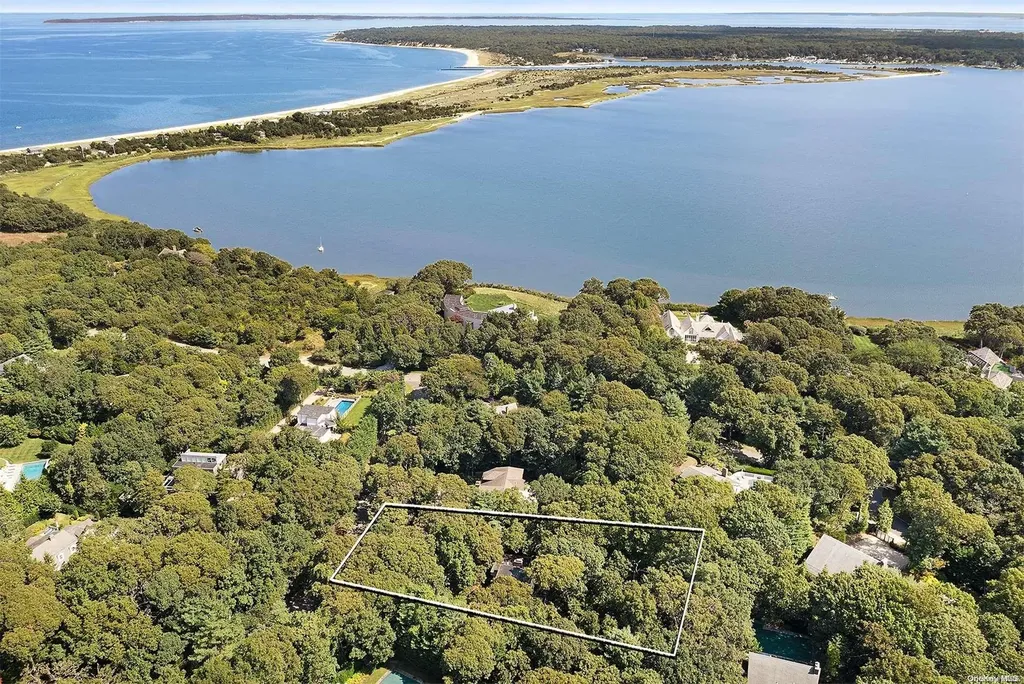 7 Harvest Lane East Hampton NY 11937